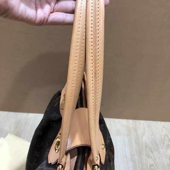 EUC Authentic Louis Vuitton Boetie MM - Picture 5 of 16